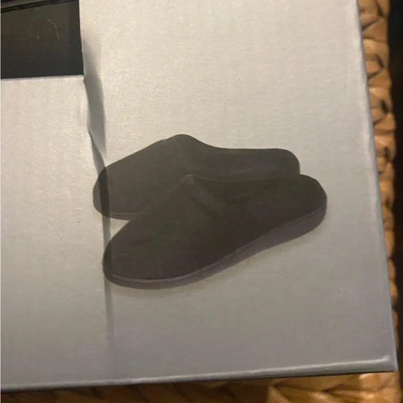 Memory Foam Slippers-Black-Size L-New in box - Picture 2 of 4